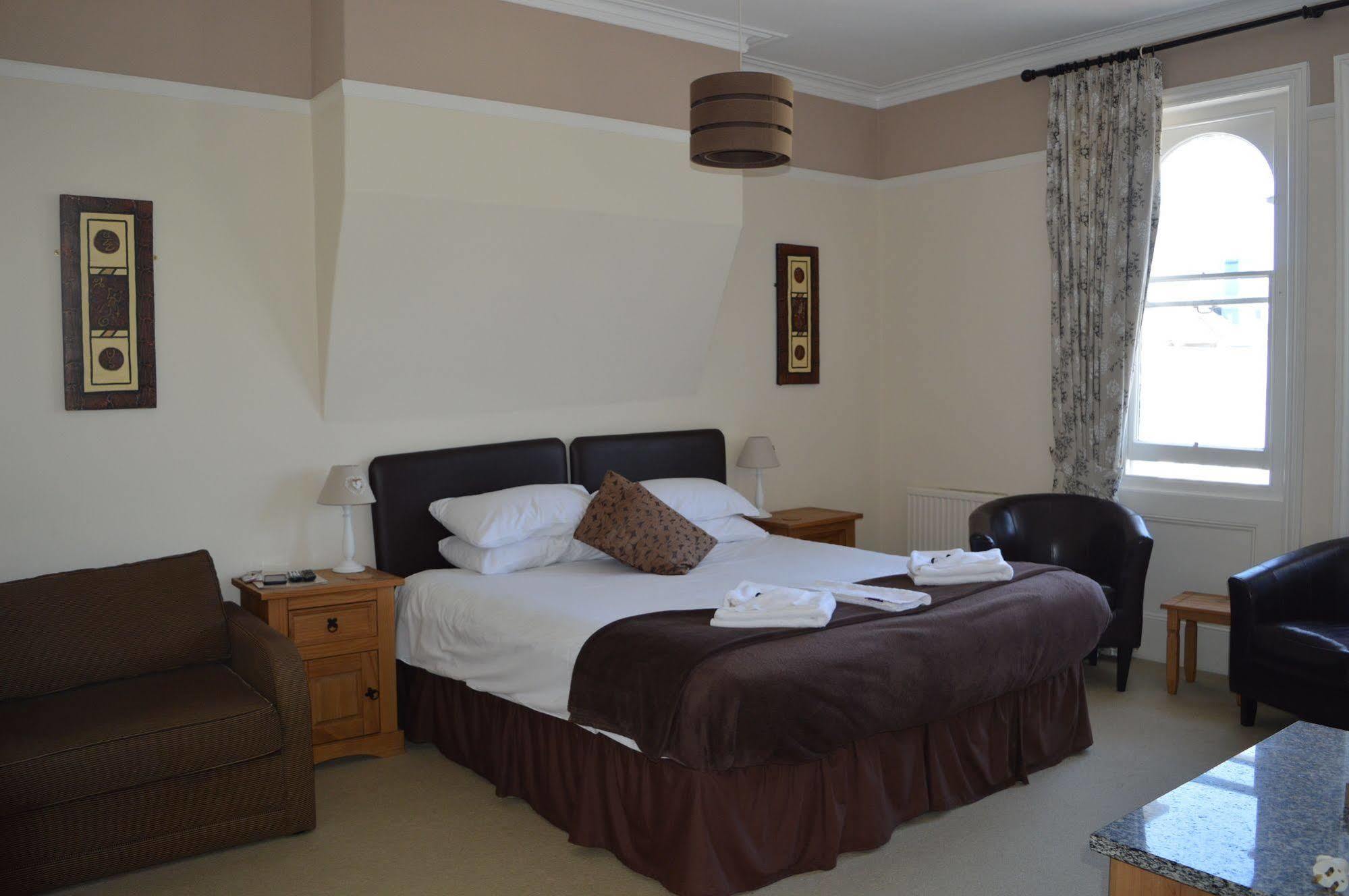 The Sheldon B&B - Free Private Parking Torneo de Torneo de Eastbourne Exterior foto